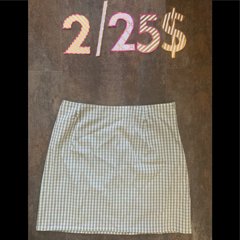 2/25$ ❤️ Mini checkered skirt